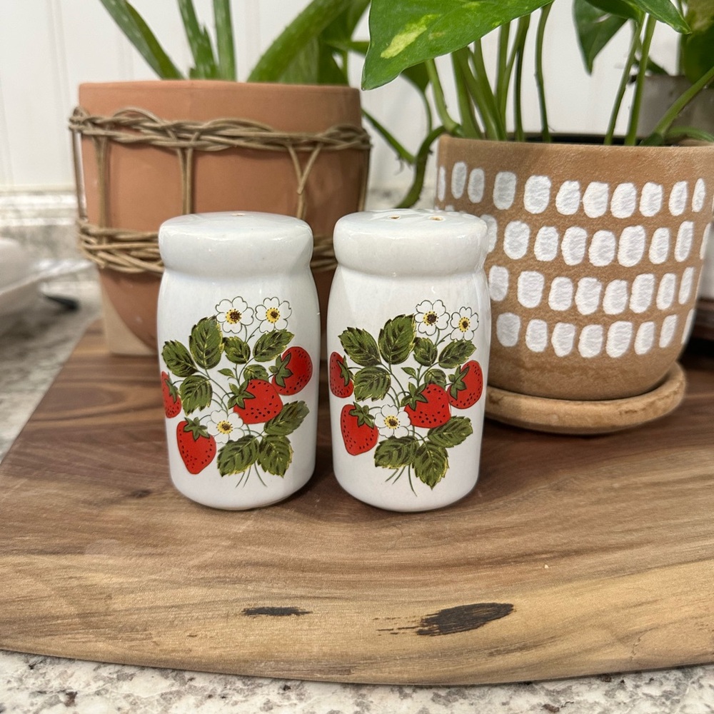 Vintage McCoy Pottery Strawberry Salt & Pepper Shakers